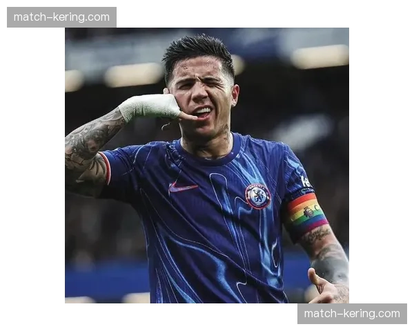 切尔西更衣室气氛紧张 恩佐对换帅决定提出质疑