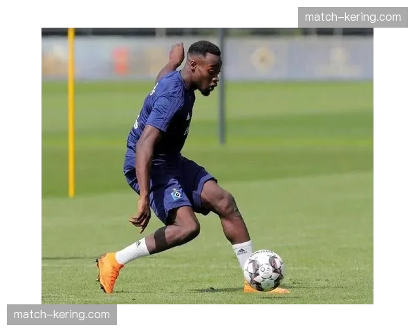 汉堡31分保级形势严峻 防守漏洞频现需紧急调整